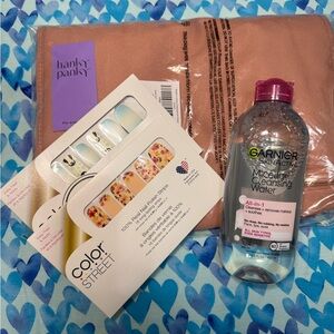 Packing cubes and various beauty products